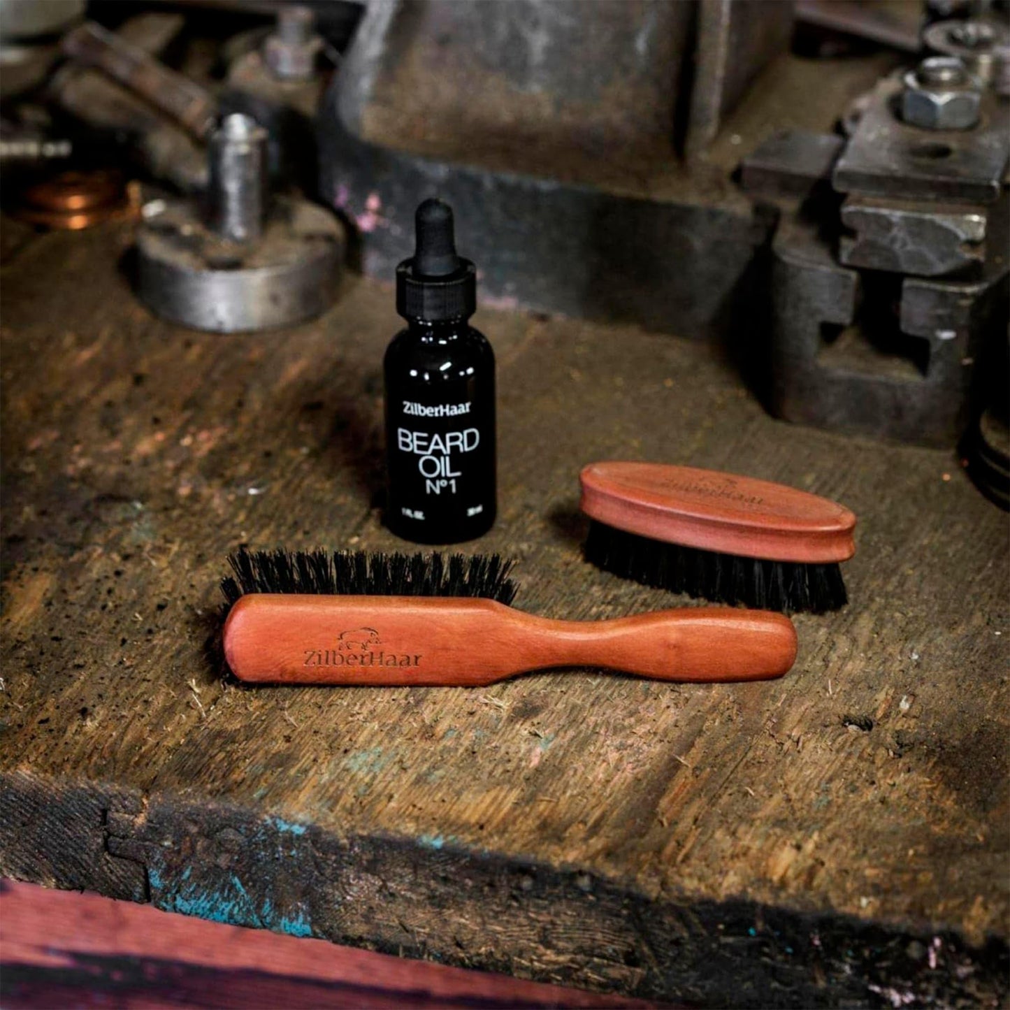 ZilberHaar Bartbürste (Harte Borsten) | 100% Wildschweinborsten und Deutsches Birnbaumholz | Mit Allen Bartbalsams und -Ölen Verwendbar | In Deutschland Hergestellt